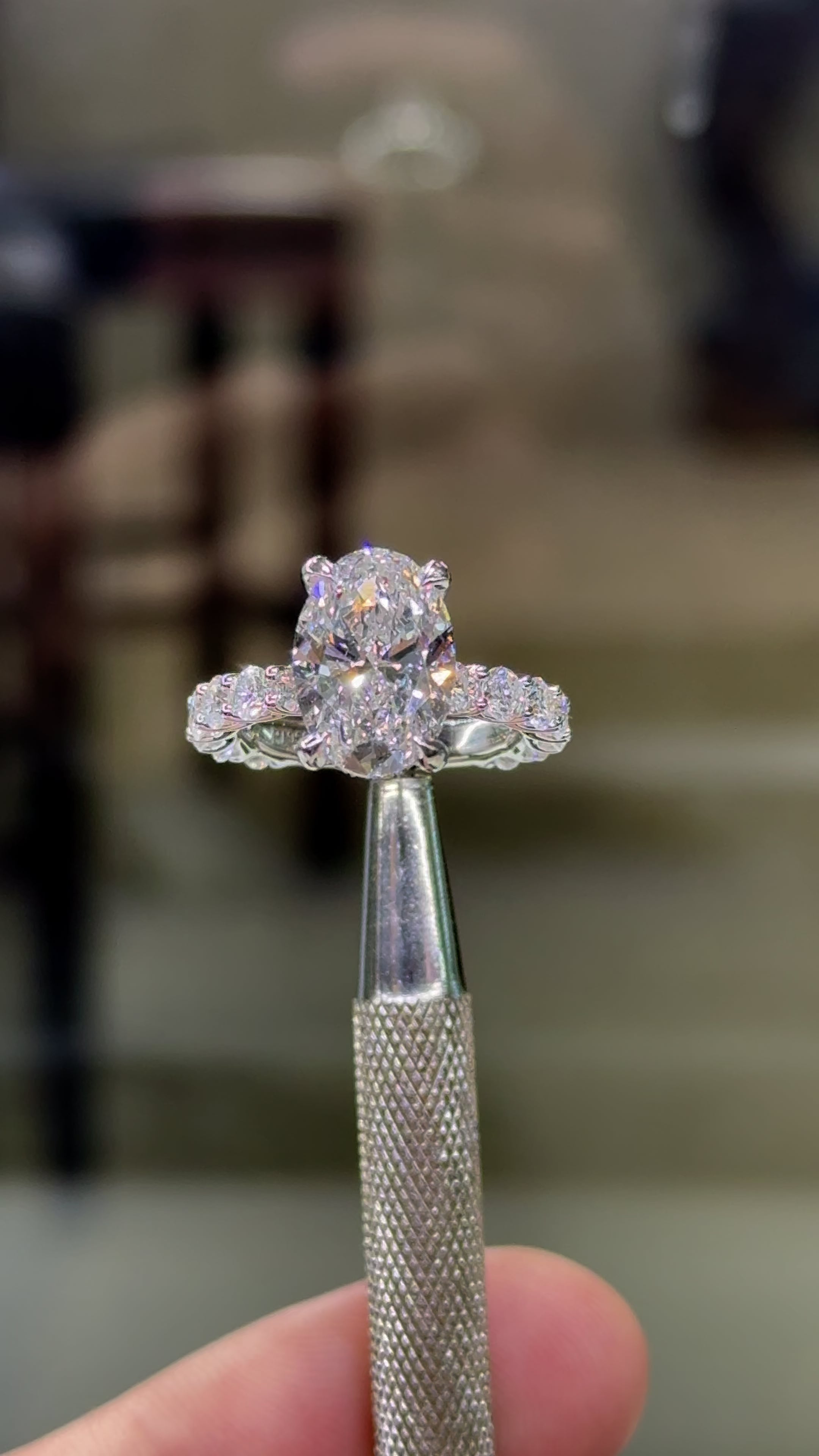 Necola Design oval cut