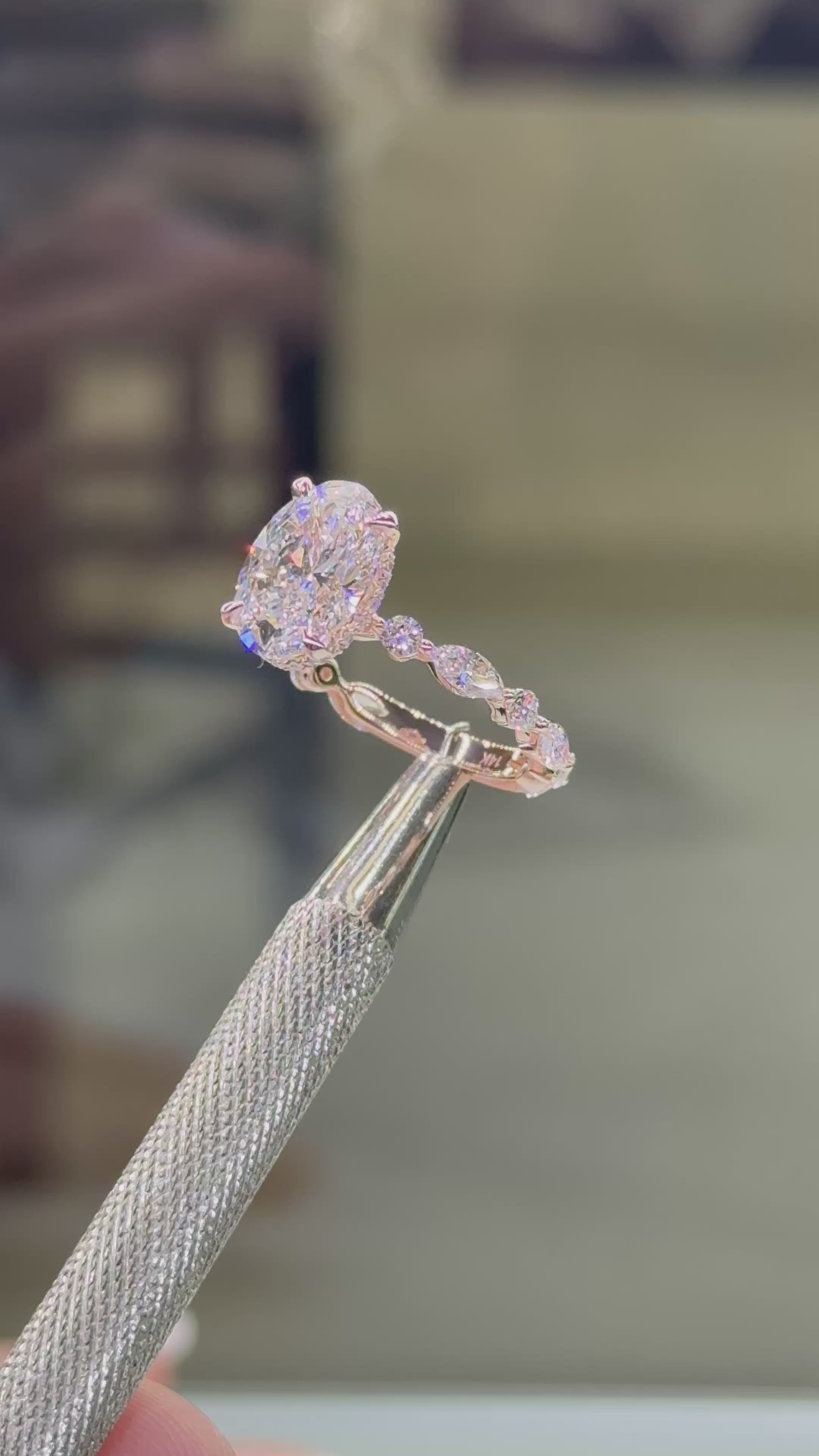 The Oval Brilliant Gianna