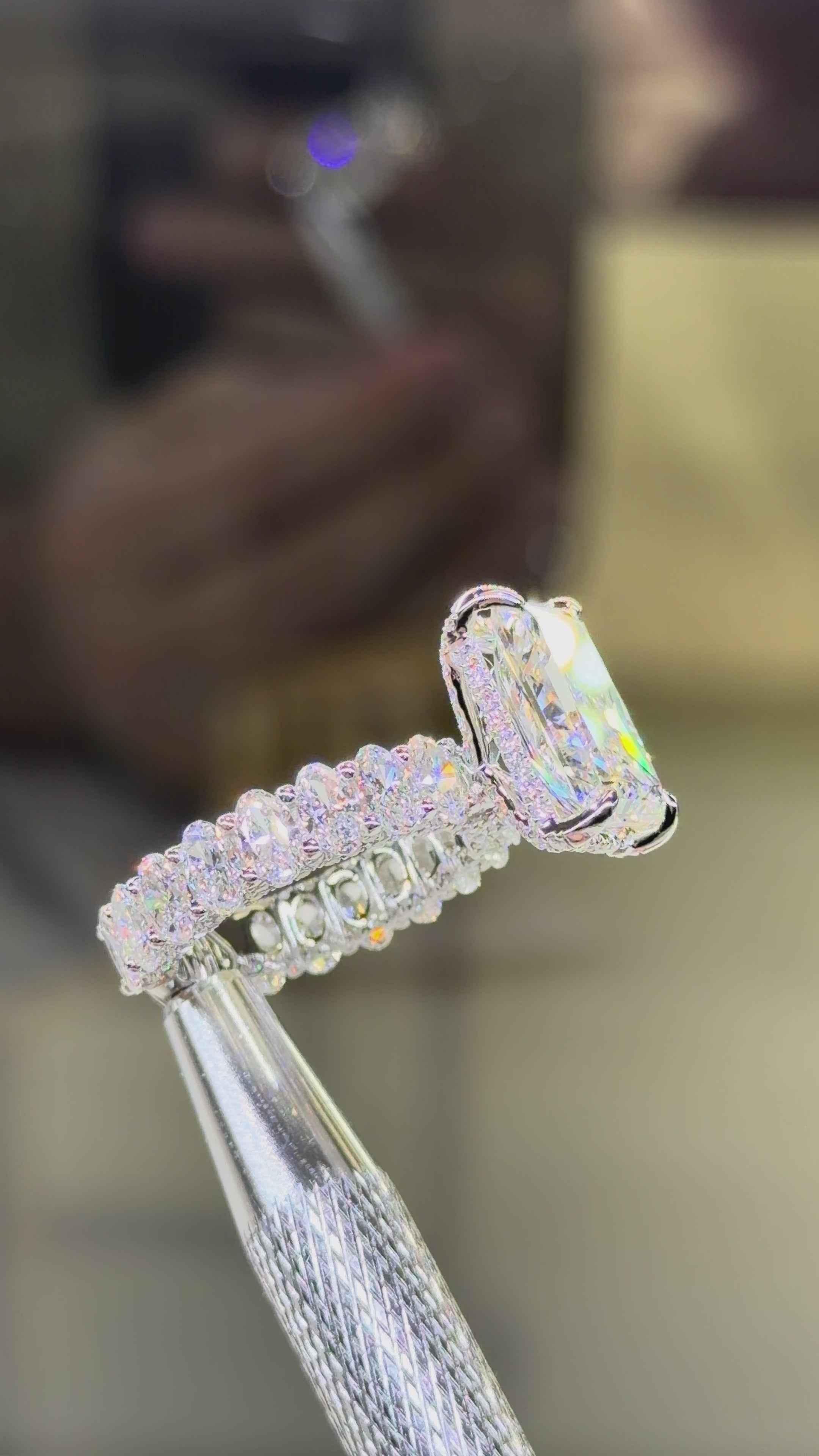 Radiant center 5MM Oval Luna Design