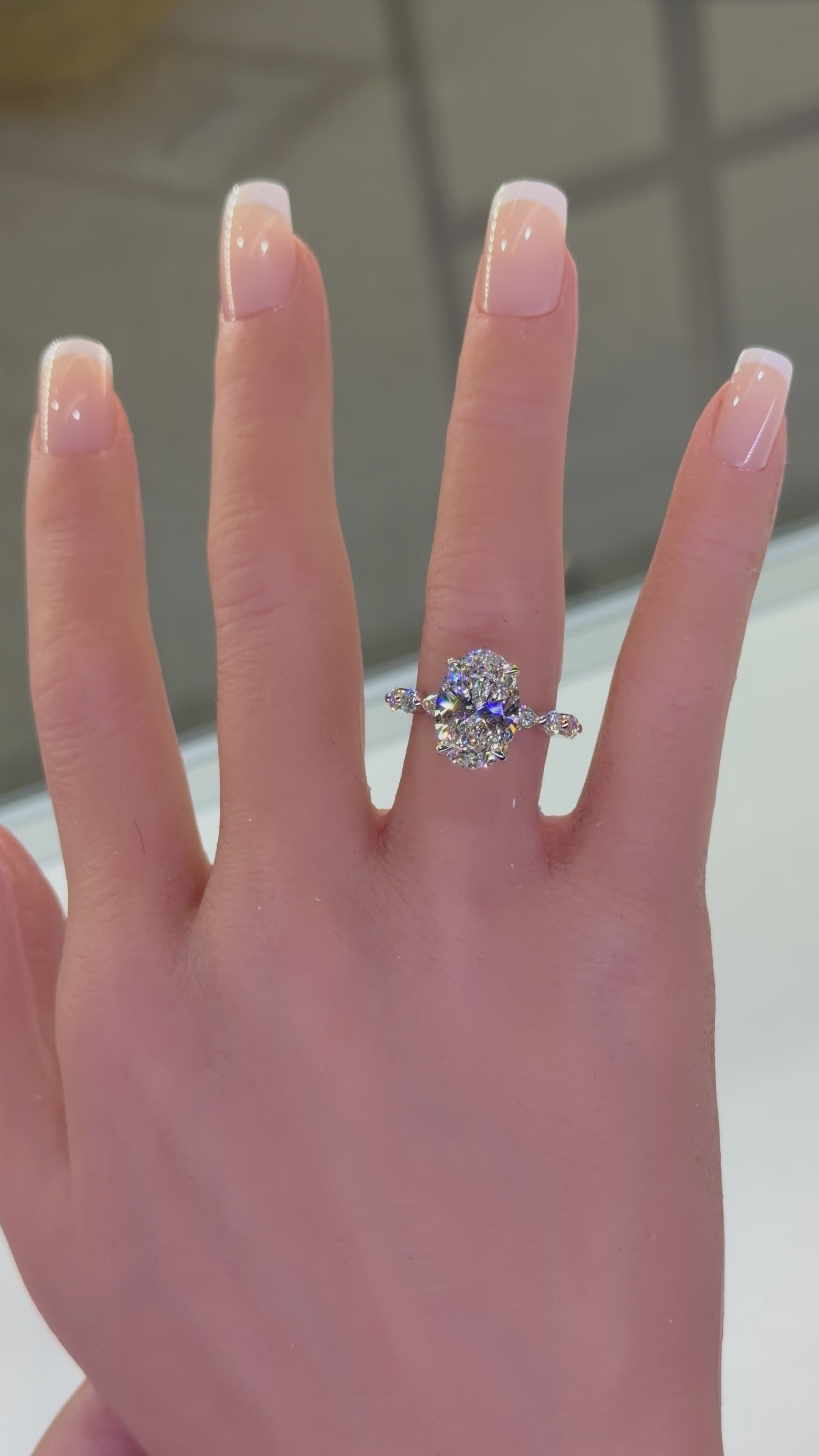 The Oval Brilliant Gianna