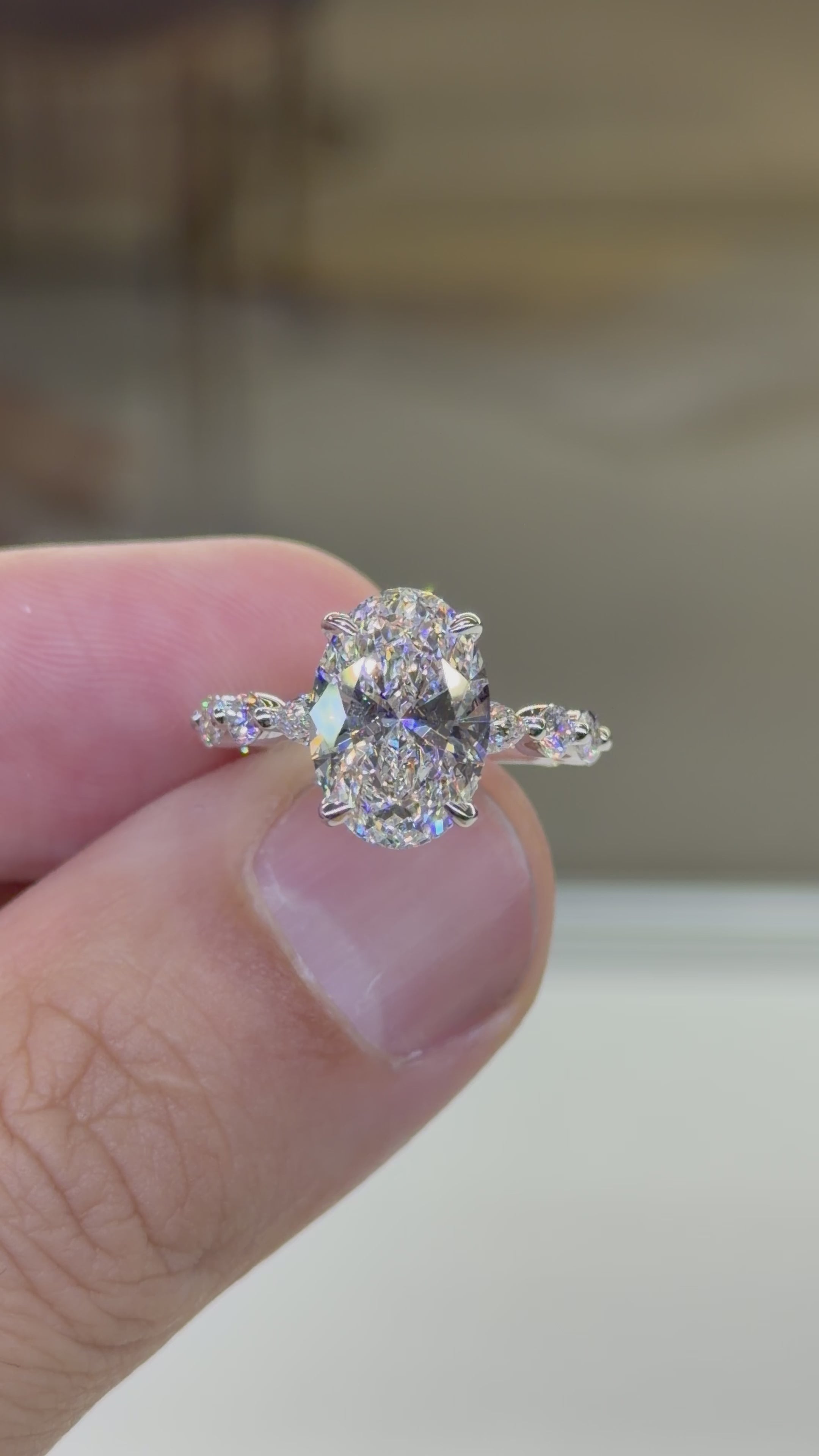 The Oval Brilliant Gianna