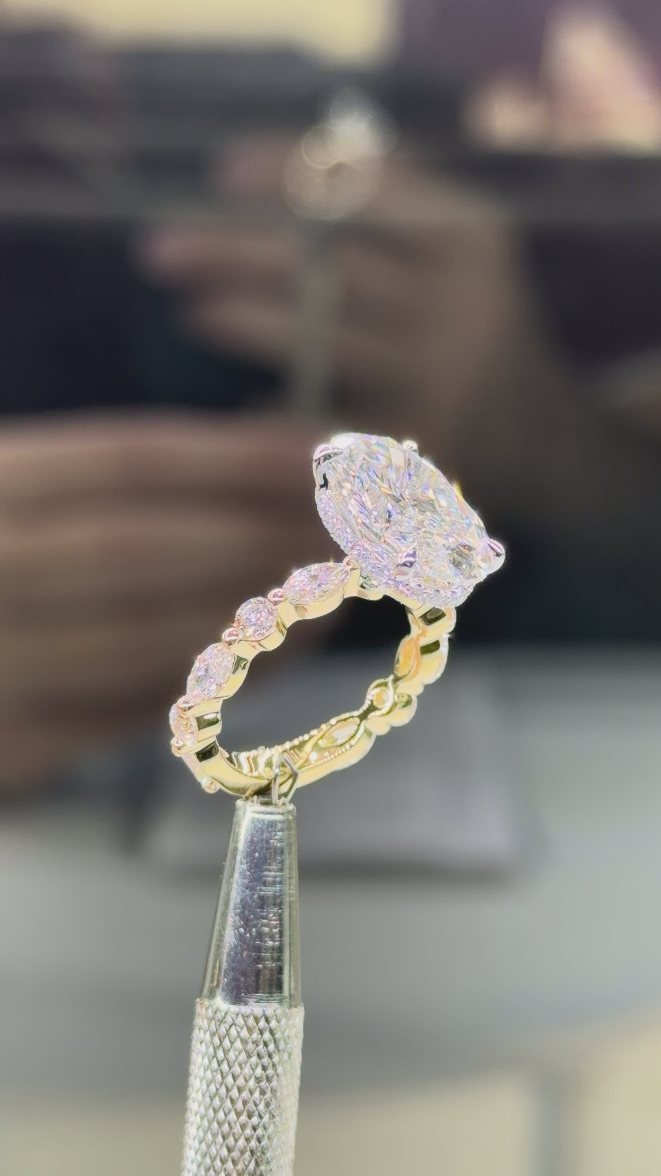 The Oval Brilliant Gianna