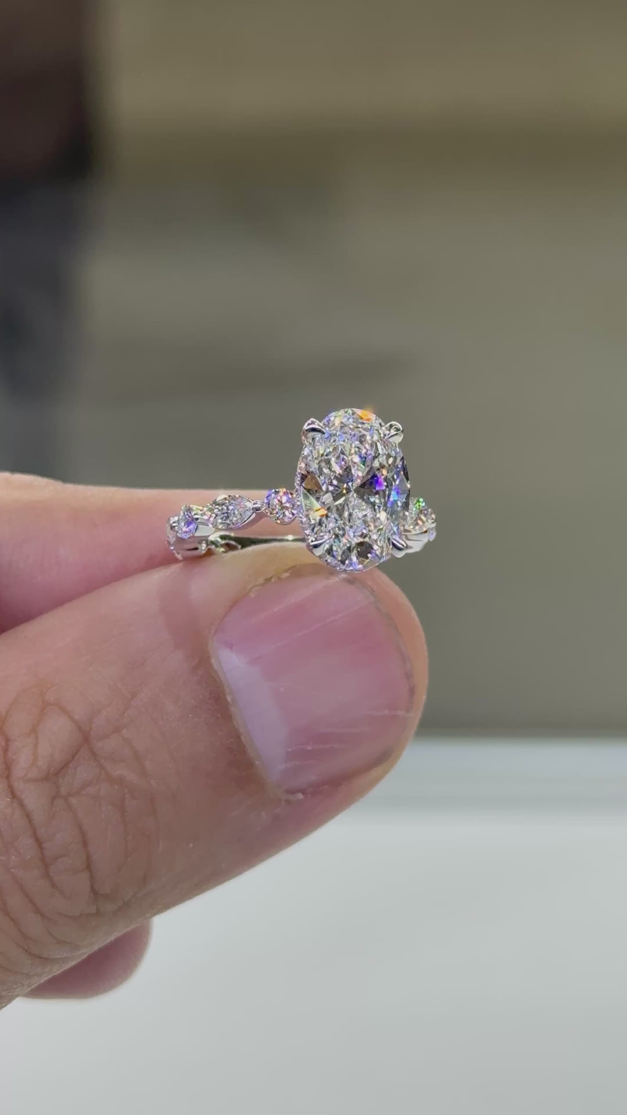 The Oval Brilliant Gianna